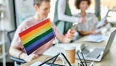 Muss man seine sexuelle Gesinnung im Job offenbaren? Was kann ich tun, wenn ich diskriminiert ...