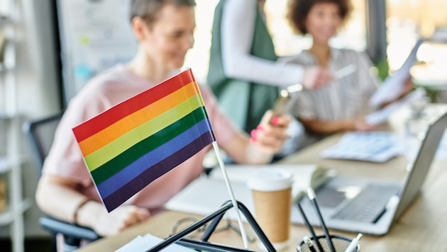 Muss man seine sexuelle Gesinnung im Job offenbaren? Was kann ich tun, wenn ich diskriminiert ...