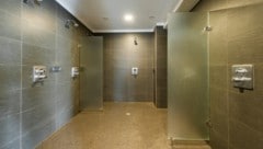 Tatort Fitnessstudio-Dusche: Justizwachebeamter beobachtete abscheuliche Tat (SYMBOLBILD)