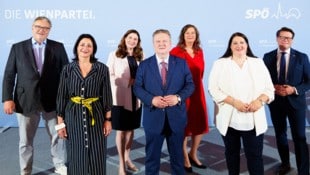 Bürgermeister Michael Ludwig (Mitte) mit seinem Team (von links): Peter Hacker, Veronica ...