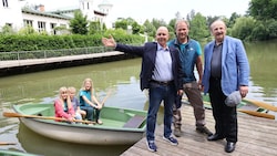 Michael Krainer (Freizeit Graz Geschäftsführer), Jakob Kalas (Betreiber des Bootsverleihs) und ...
