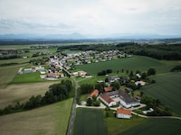 In der Ortschaft Oberschwaig sorgen Pläne für die Errichtung eines Logistikzentrums für Unmut ...