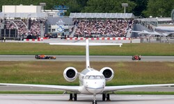 PS-starke Eröffnung: Unter den Augen von Stars und Sternchen wurde in Salzburg der Hangar-7 von ...