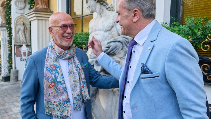 Er kann wieder lachen: Otto Retzer redefreudig im Marchfelderhof bei Peter Grossmann.