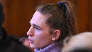 Aus Protest gegen die Haft in Ungarn trat die in der linken Szene als Maja T. bekannte, ...