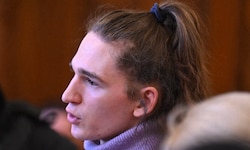 Aus Protest gegen die Haft in Ungarn trat die in der linken Szene als Maja T. bekannte, ...