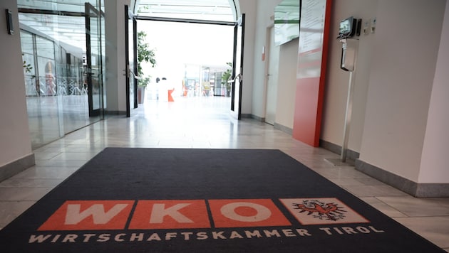 In der Wirtschaftskammer Tirol hofft man, dass Gras über die Gehälter-Debatte wächst.