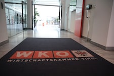 In der Wirtschaftskammer Tirol hofft man, dass Gras über die Gehälter-Debatte wächst.