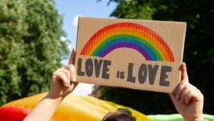 Versicherungen dürfen Geschlechtsanpassungen nicht ausschließen, stellte der OGH jetzt fest.