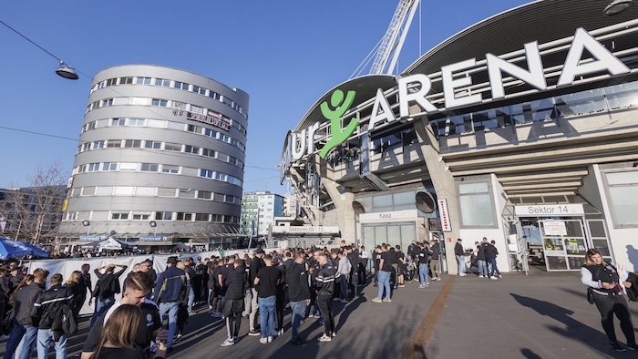 Die Merkur Arena heute – mit dem Stadionturm, der eine Erweiterung schwierig macht.