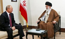 Von links: Der russische Präsident Wladimir Putin und  Irans Oberster Führer Ayatollah Ali ...