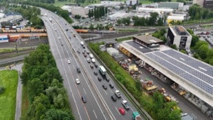 Blechkolonnen auf der Rheintalautobahn am Donnerstagmorgen. 