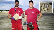 Matthias Wiesinger und Werner Lechner bei der Arbeit. Tage zuvor stießen sie auf Stabbrandbomben ...