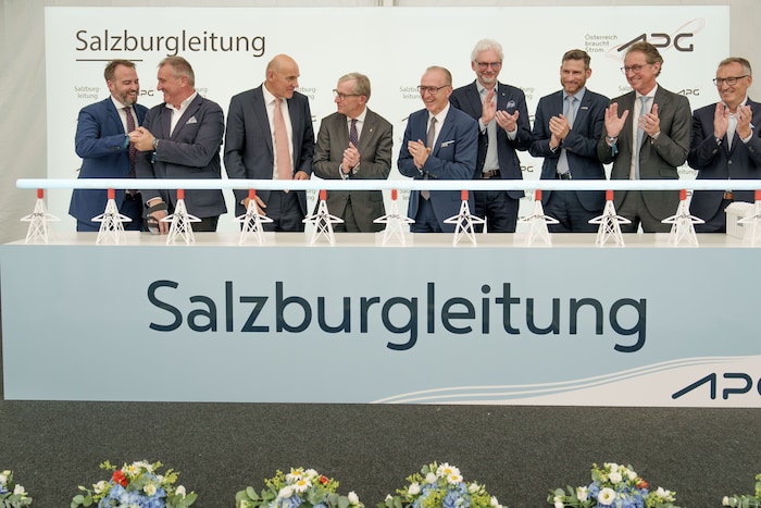 Polit- und Wirtschaftsprominenz bei der Eröffnung der 380-kv-Leitung in Werfen.