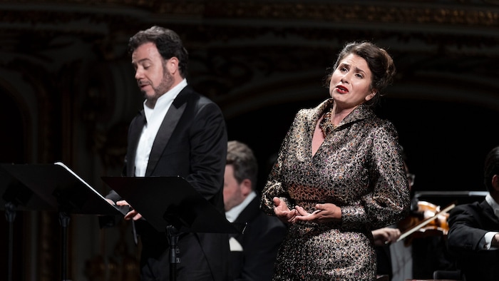 Aurelia Florian und Eduardo Aladrén leiden als tragisches Paar. 