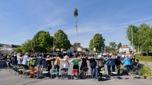 In Friedensgemeinde Erlauf wurde anlässlich des 80. Jahrestages dem Ende des Zweiten Weltkrieges ...