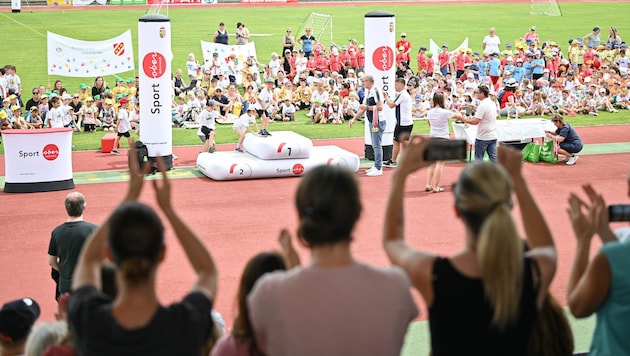 Fußball, Sprint, Staffellauf, Weitsprung, aber auch Hüpfball- und Scooter-Rennen und vieles mehr meisterten die Kids mit Bravour.