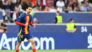 Marc Cucurella wurde mit Pfiffen in der MHPArena empfangen.