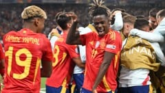 Lamine Yamal und Nico Williams schossen Spanien ins Nations-League-Finale. (Bild: AFP/APA/THOMAS KIENZLE)