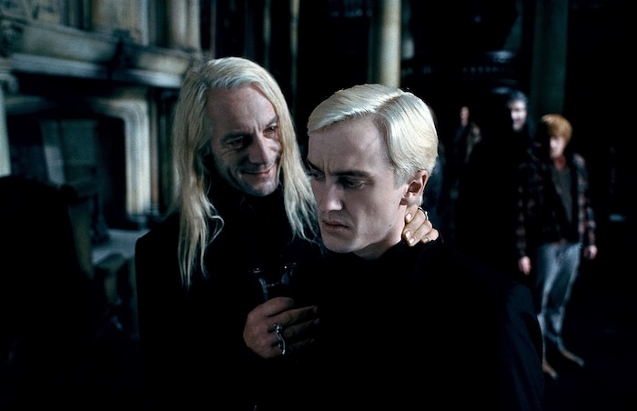 Lucius Malfoy Jason Isaacs und Draco Malfoy Tom Felton in „Harry Potter und die Heiligtümer des Todes – Teil 1“