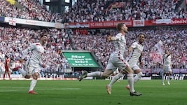 Florian Kainz (Mitte) und Co. fixierten den Aufstieg in die Bundesliga. 