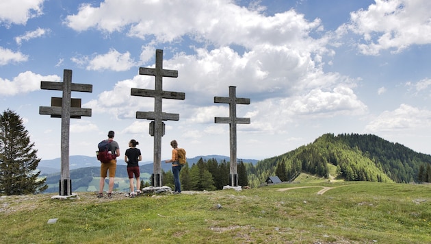 Herrliche Ausblicke und reizvolle Landschaften machen unsere Tour im wunderbaren Naturpark ...