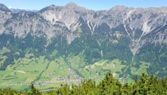 Auf dem Weg in Richtung Davennaspitze hat man einen tollen Blick auf das Klostertal.