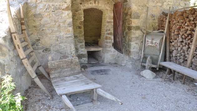 Der Kalkbrennofen aus Hödlmoos wurde 2006 im Freilichtmuseum wiederaufgebaut.