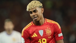 Lamine Yamal zeigte beim 5:4-Erfolg gegen Frankreich (einmal mehr) eine bärenstarke Leistung. (Bild: EPA/RONALD WITTEK)