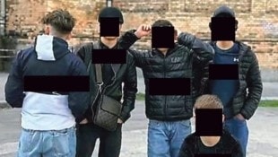 Dieses Bild zeigt einige der mutmaßlichen Täter. Erschreckend: Trotz der schweren Vorwürfe gegen ...