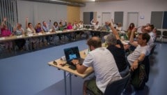 Außer der ÖVP stimmten alle beim Thema Kulturzentrum für Verkauf des Parkplatzes bzw. ...