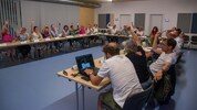 Außer der ÖVP stimmten alle beim Thema Kulturzentrum für Verkauf des Parkplatzes bzw. ...