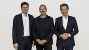 VÖZ-Präsident Maximilian Dasch, Kronehit-Geschäftsführer Mario Frühauf und ORF-Generaldirekter Roland Weißmann. (Bild: Kronehit)