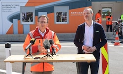 Siegele und Hufnagl beim Pressetermin am Checkpoint an der A13 bei Nößlach.