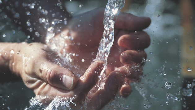 Bald schon soll Wasser aus neuen Quellen durch die Leitungen der Goldegger und der Henndorfer sprudeln.