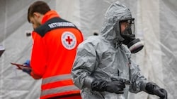 In einem DHL-Verteilerzentrum in der Nähe von Nürnberg ist ein verdächtiges Paket mit ...