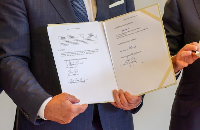 Der von Bund und Ländern unterzeichnete Reformpakt. 