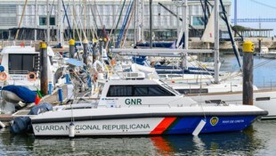 Die portugiesische Polizei stellte den Briten auf seinem Schiff.
