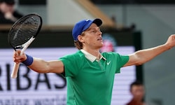Jannik Sinner bezwang Novak Djokovic in drei Sätzen.
