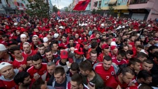 Bereits das letzte Duell in Albanien wollte sich niemand entgehen lassen.