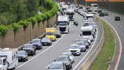 Das Warten auf den Tiroler Autobahnen verlangt den Autofahrern viel Geduld ab.