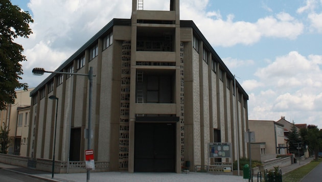 Gesprächsthema Nummer 1 ist heute in der Kirche das möglich Aus des Gotteshauses.