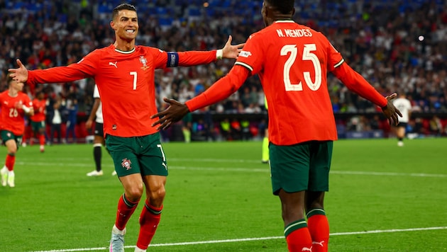 Cristiano Ronaldo (li.) wird wohl nicht bei der Klub-WM auflaufen.