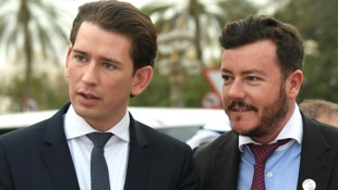 Enge Vertraute: Sebastian Kurz und René Benko (Bild: APA/Helmut Fohringer)