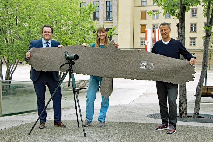 LR René Zumtobel, Managern Elisabeth Weninger und der GF des Naturpark Ötztal, Thomas Schmarda ...