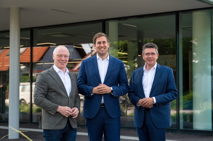 Ecoplus-Geschäftsführer Helmut Miernicki, Staatssekretär Alexander Pröll und Bürgermeister Peter Eisenschenk (Bild rechts).