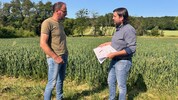 Lokalaugenschein im künftigen Hochwasserschutzgebiet: Unterschützens Ortsvorsteher Christian ...