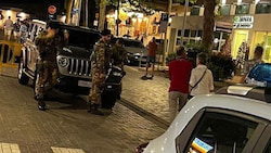Auch das Militär ist in Lignano im Einsatz. (Bild: Klaus Loibenegger)