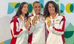 Vasiliki, Anna-Maria und Eirini Alexandri mit ihren EM-Medaillen auf Madeira.
