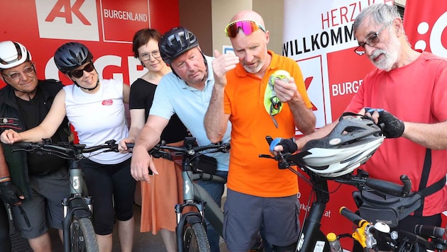 Das unvergleichliche Rad-Ass Roland Königshofer wählte ein oranges Trikot für den Abstecher ins Burgenland.
